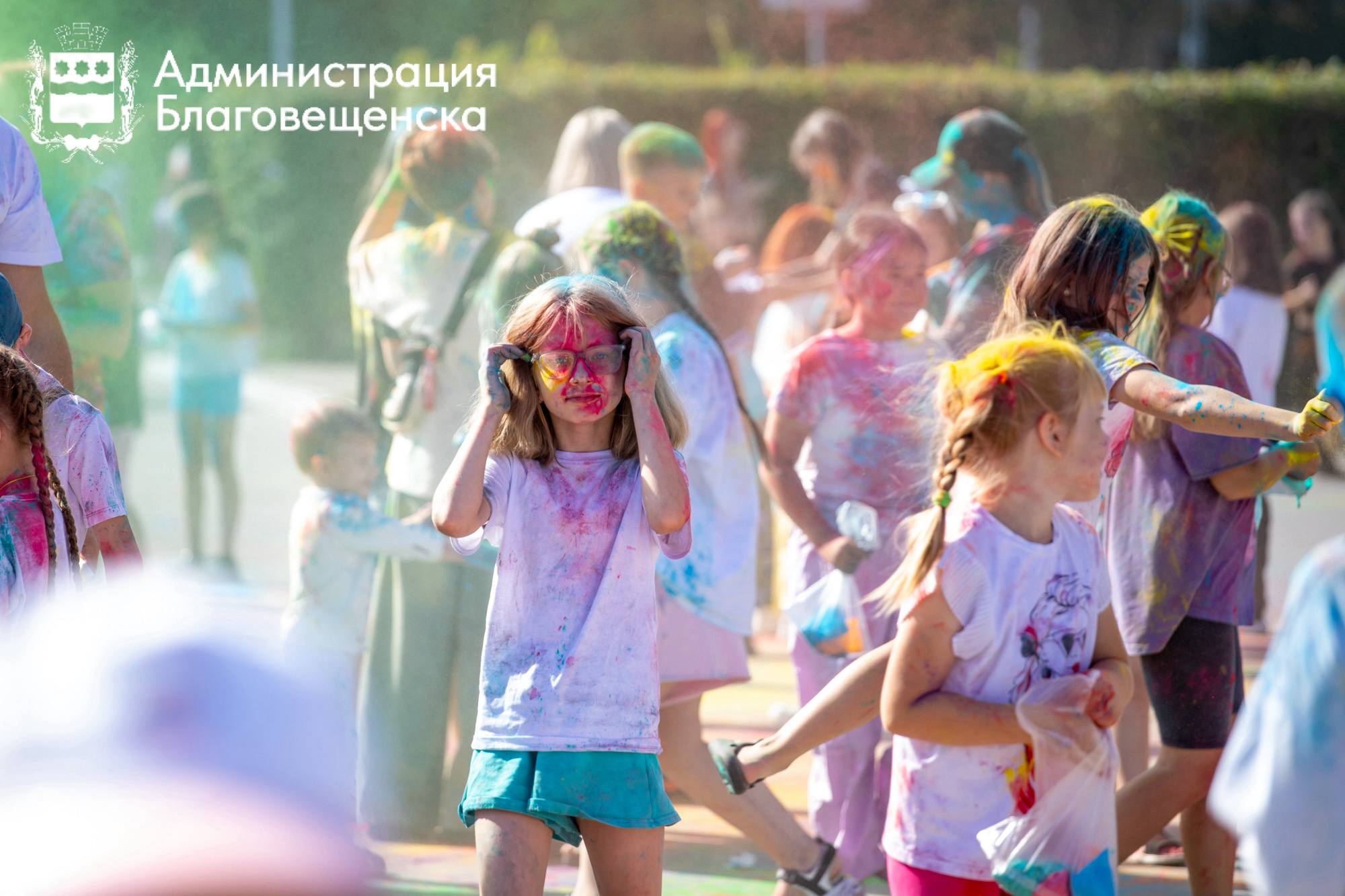 Буйство красок и разнообразие секций: в Благовещенске прошёл семейный праздник «Город счастливых детей»