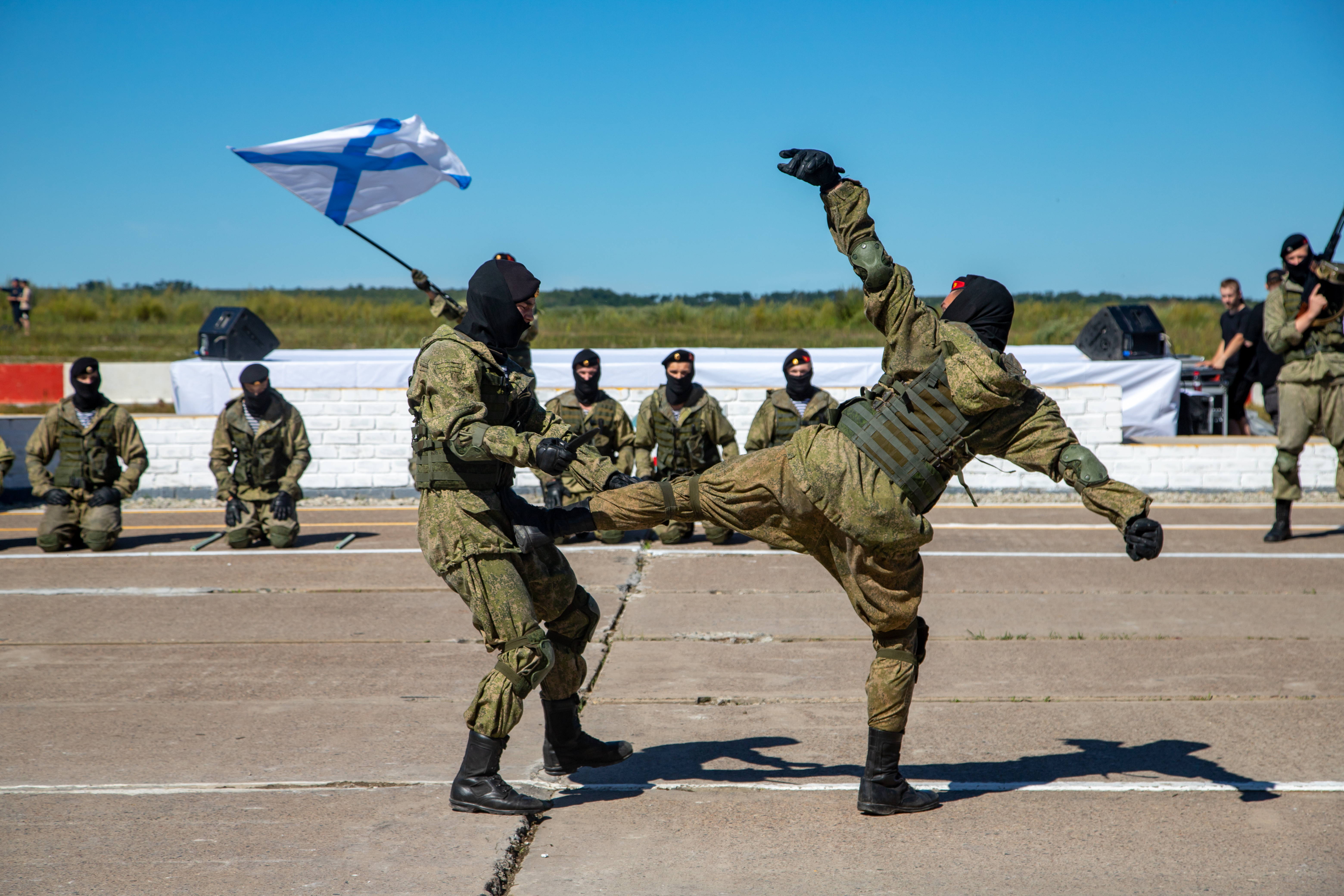 На военную службу по контракту зовут благовещенцев