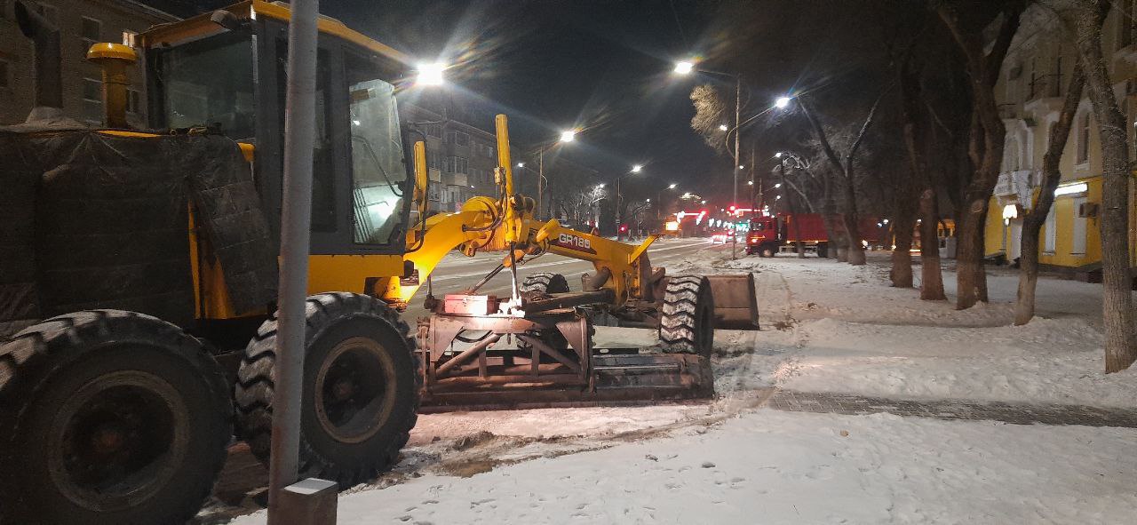 ГСТК очистил «прилотковку» вдоль благовещенских поликлиник