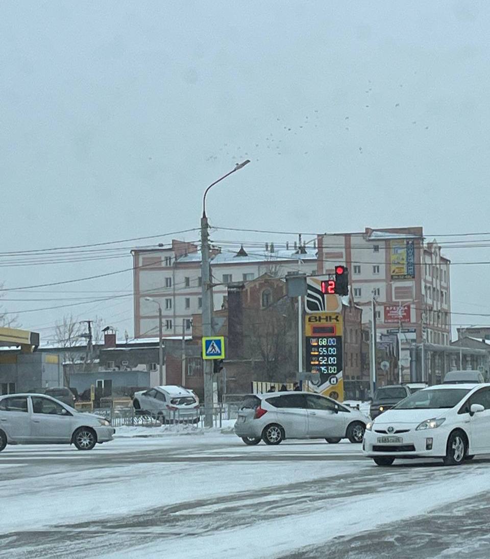 В Благовещенске водитель возместит ущерб за сломанное пешеходное ограждение