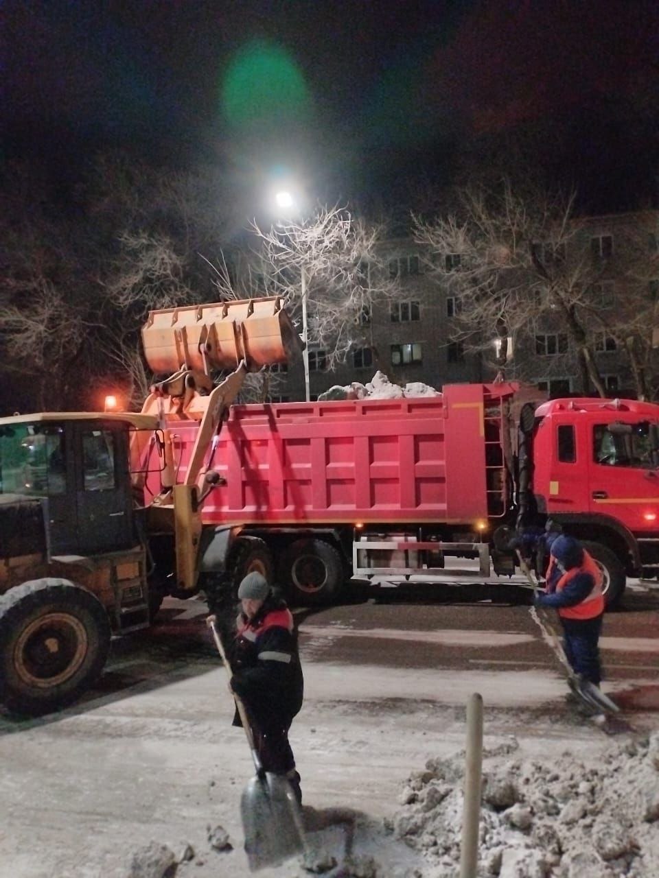 В Благовещенске ГСТК вывез снег с 3 улиц и с района ДальГАУ