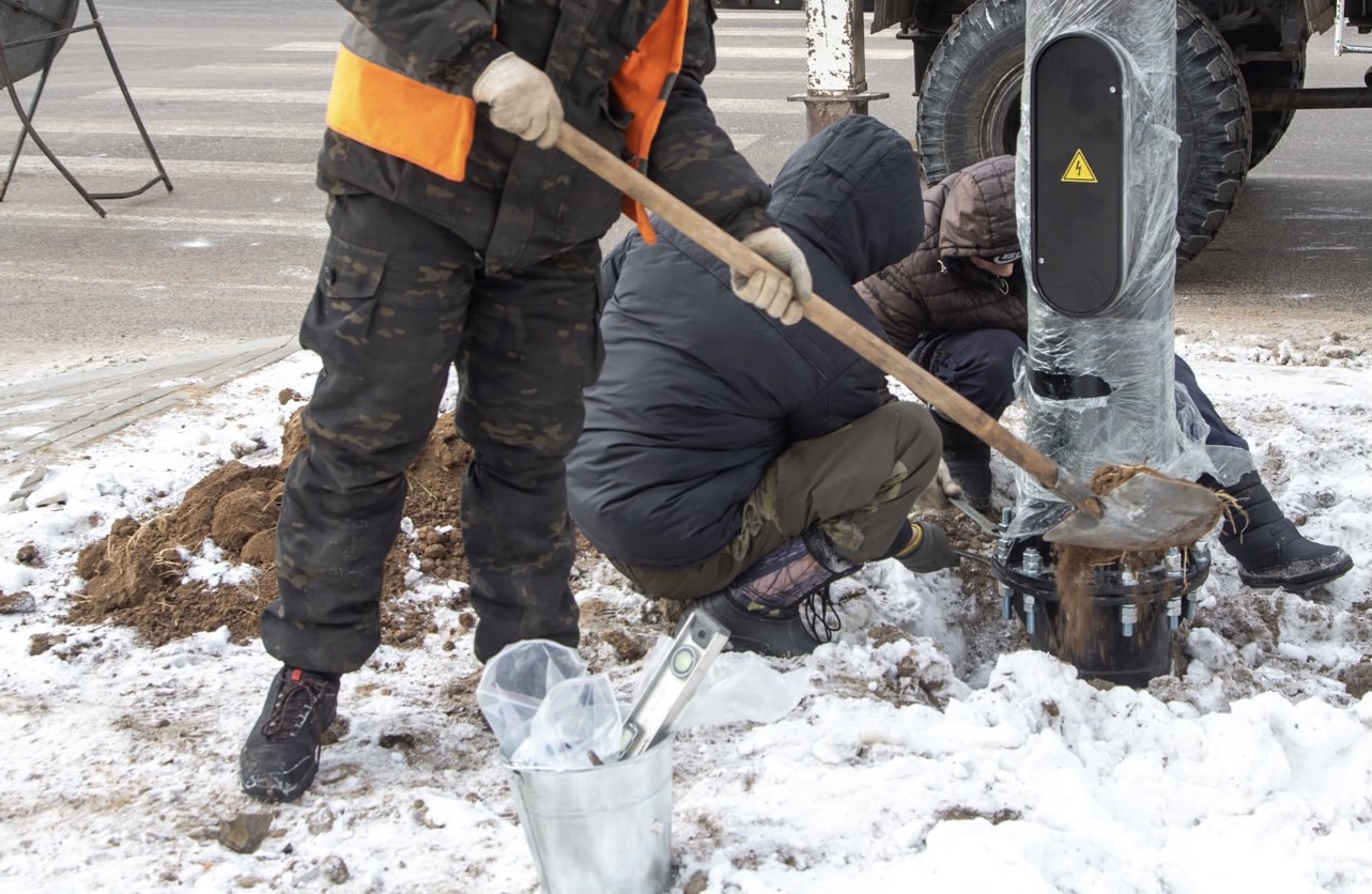 В Благовещенске автоледи возместит ущерб за сбитую в ДТП опору освещения 