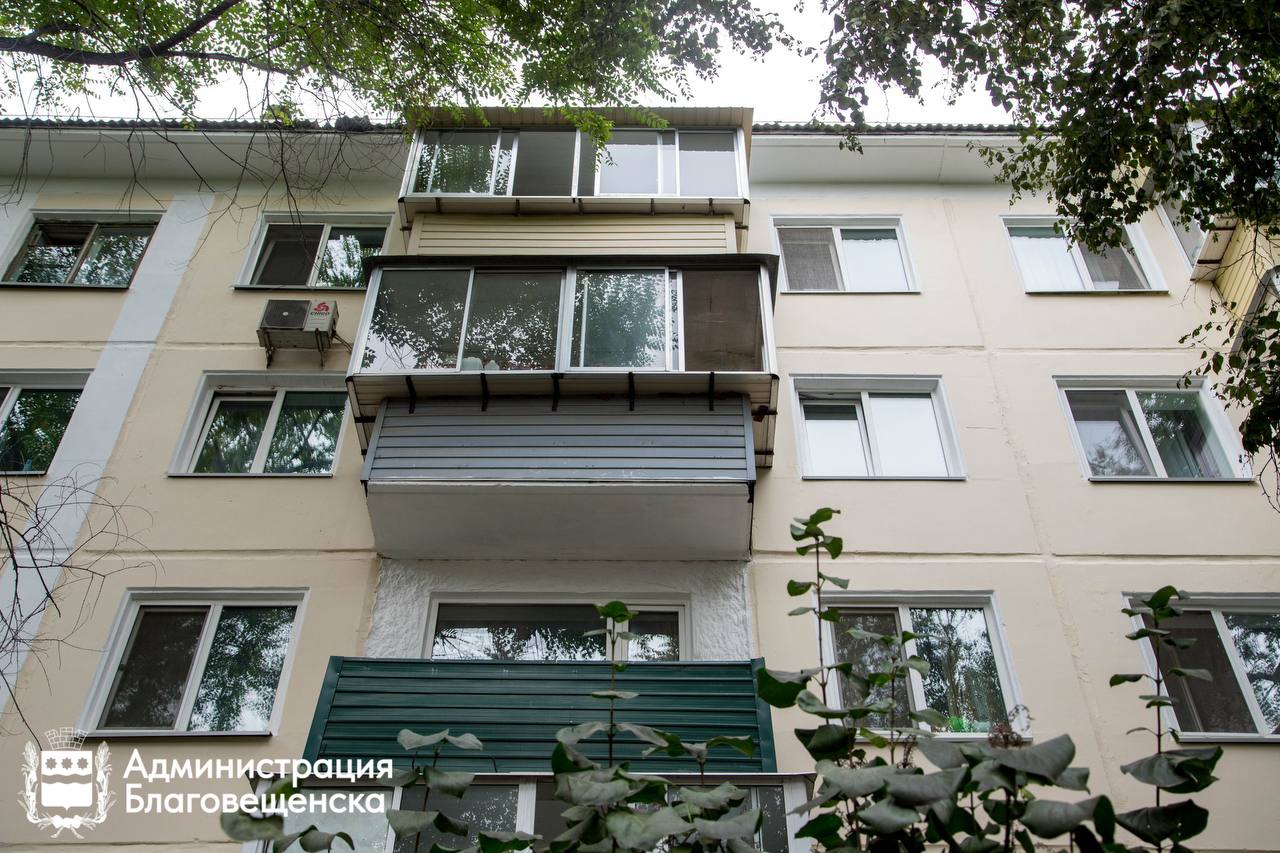 В Благовещенске подводят итоги капремонта за этот год: лифты, крыши и коммуникации заменили в 20 многоэтажках 