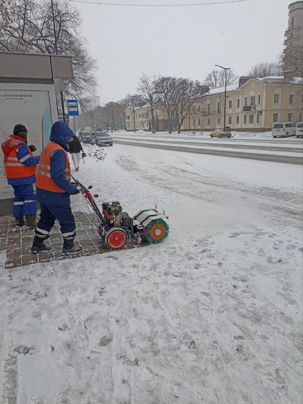 В Благовещенске ГСТК усилил работу в связи с выпавшим снегом