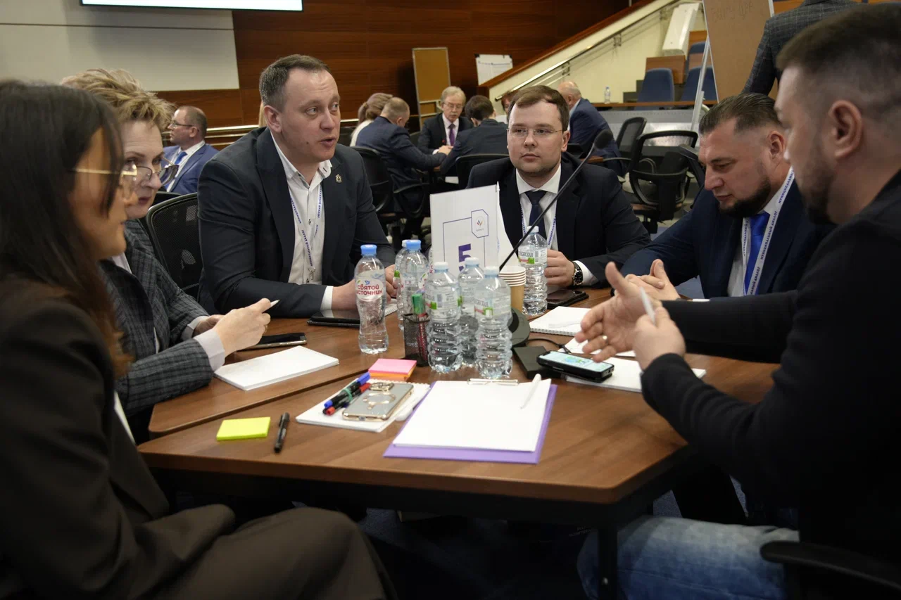 Мэр Благовещенска Олег Имамеев принял участие в стратегической сессии марафона «Муниципальный диалог»