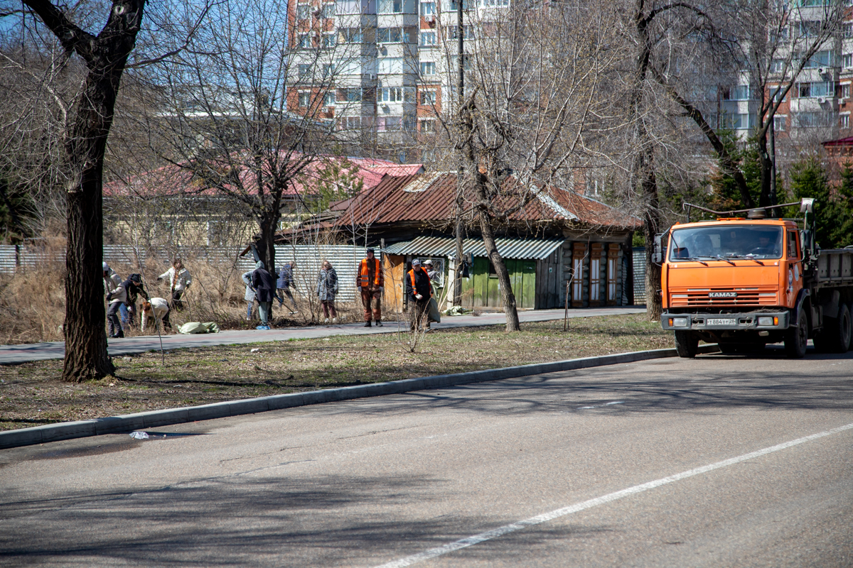 Почти сотню тонн мусора собрали благовещенцы с начала акции «Город берегу»
