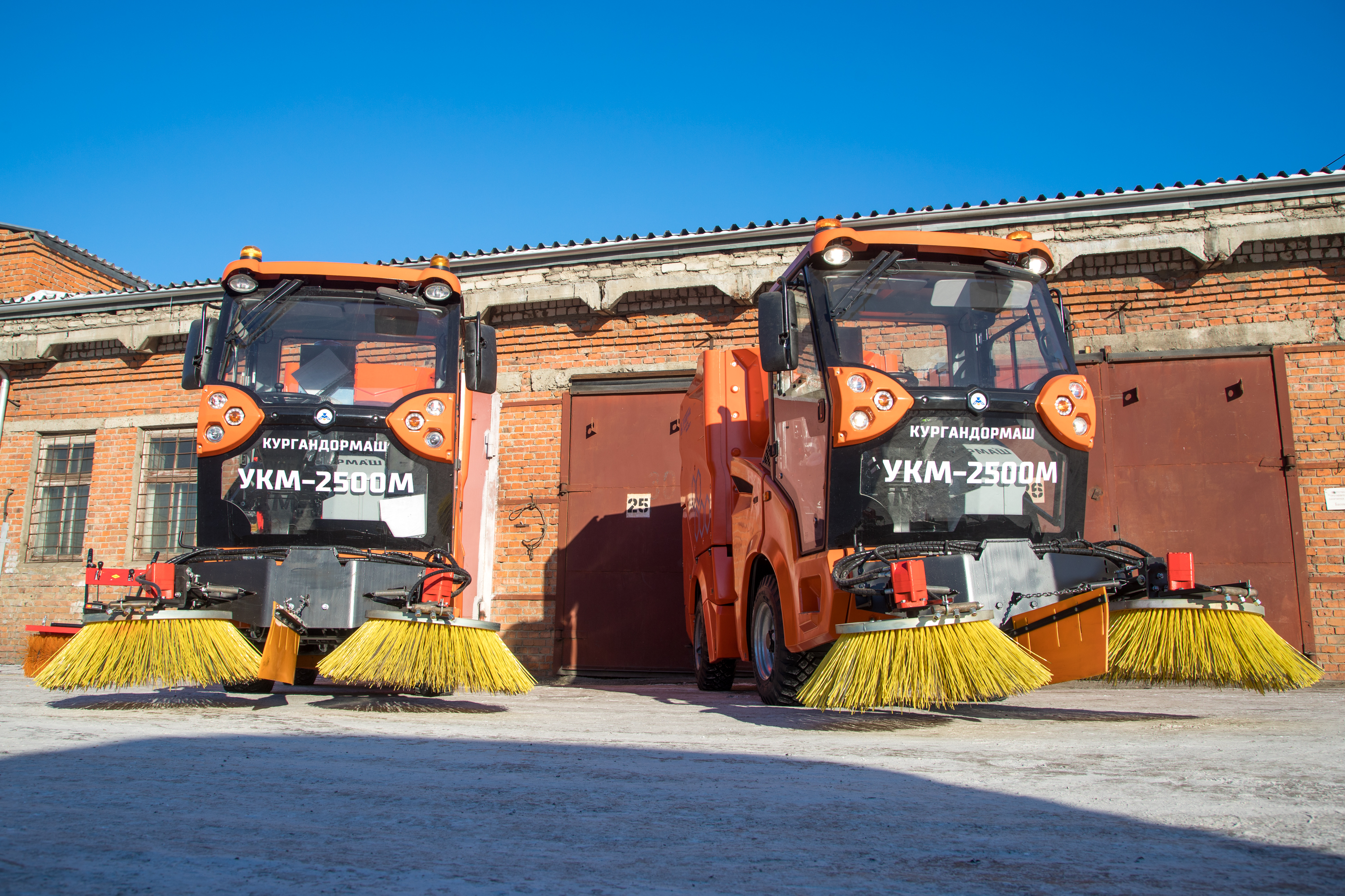 В Благовещенске закупили новую уборочную технику