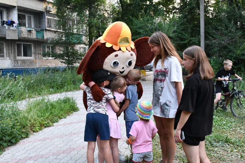 Фильм на свежем воздухе посмотрели жители областной столицы в сквере «Чайка» 