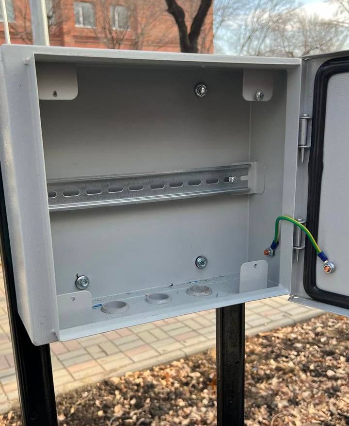 Благовещенские вредители навели порядок в сквере на Калинина - Ломоносова