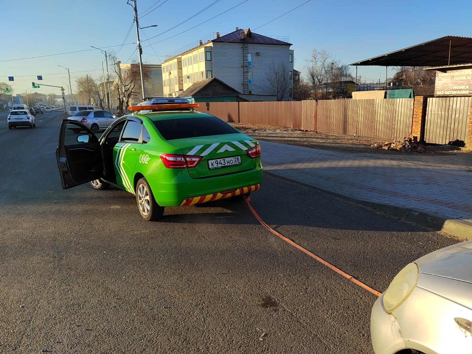 «Дорожный патруль» устранил пробку на кольцевой развязке в Благовещенске