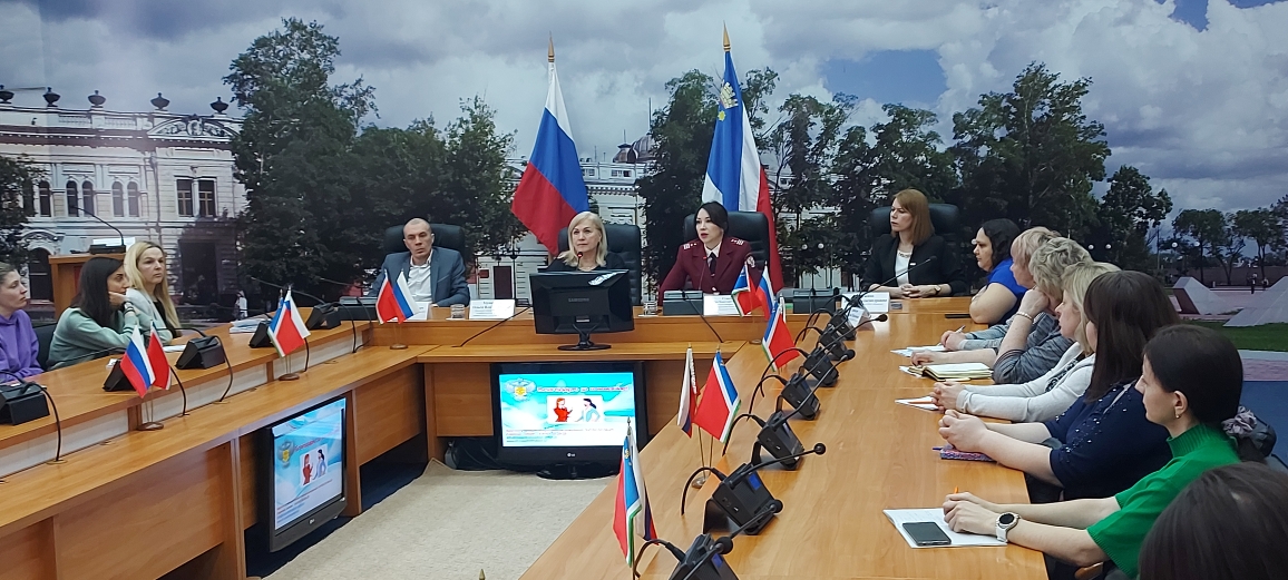 Благовещенским предпринимателям разъяснили работу с маркированной продукцией