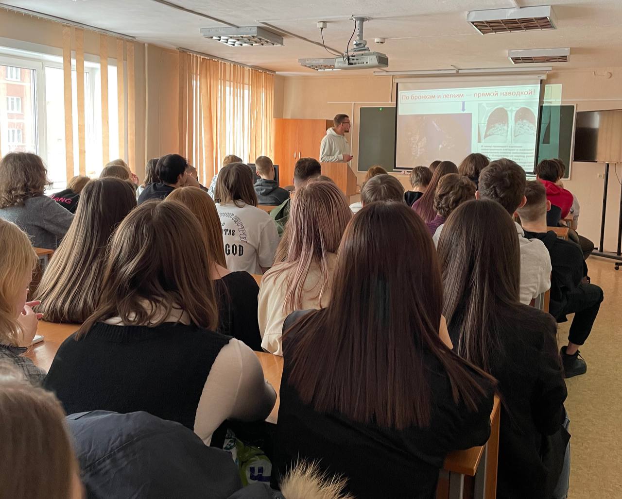 Благовещенцам напоминают о вреде вейпов