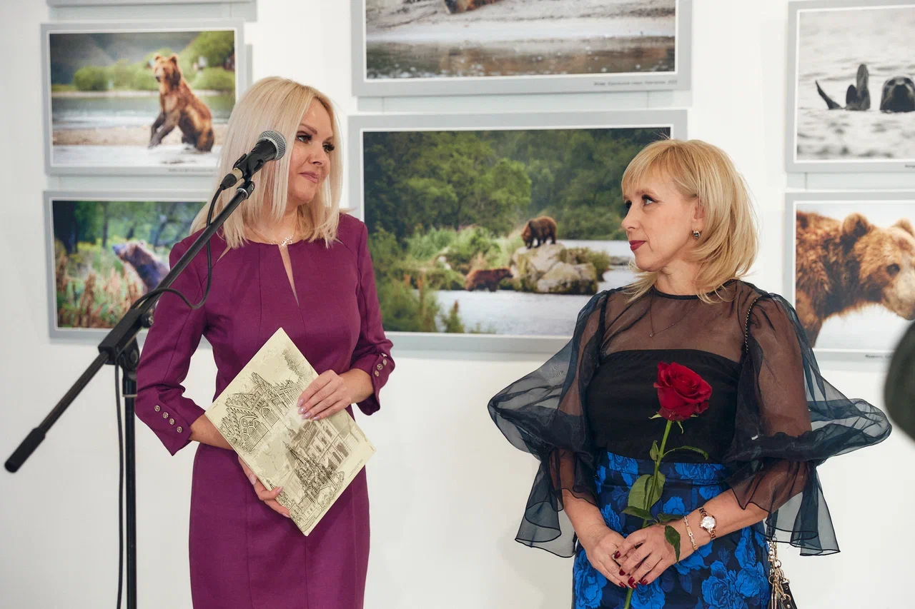 Благовещенцев приглашают на выставку Натальи Поспеловой