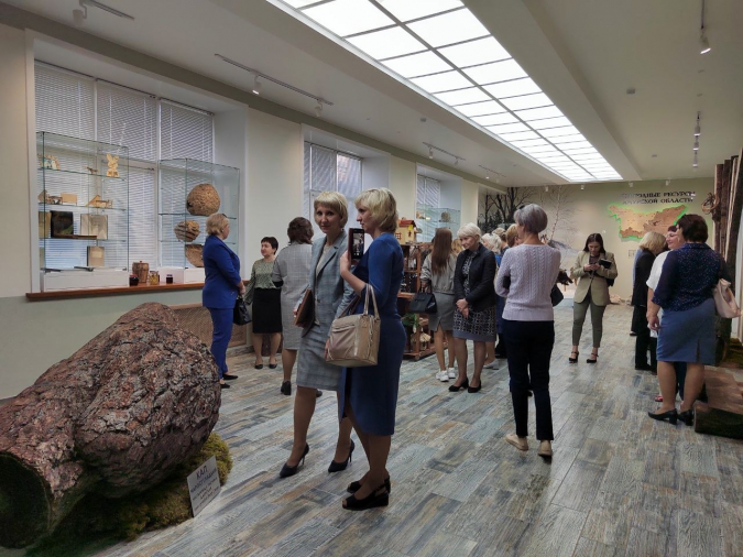 Директорам благовещенских школ рассказали и показали, как создавать музеи