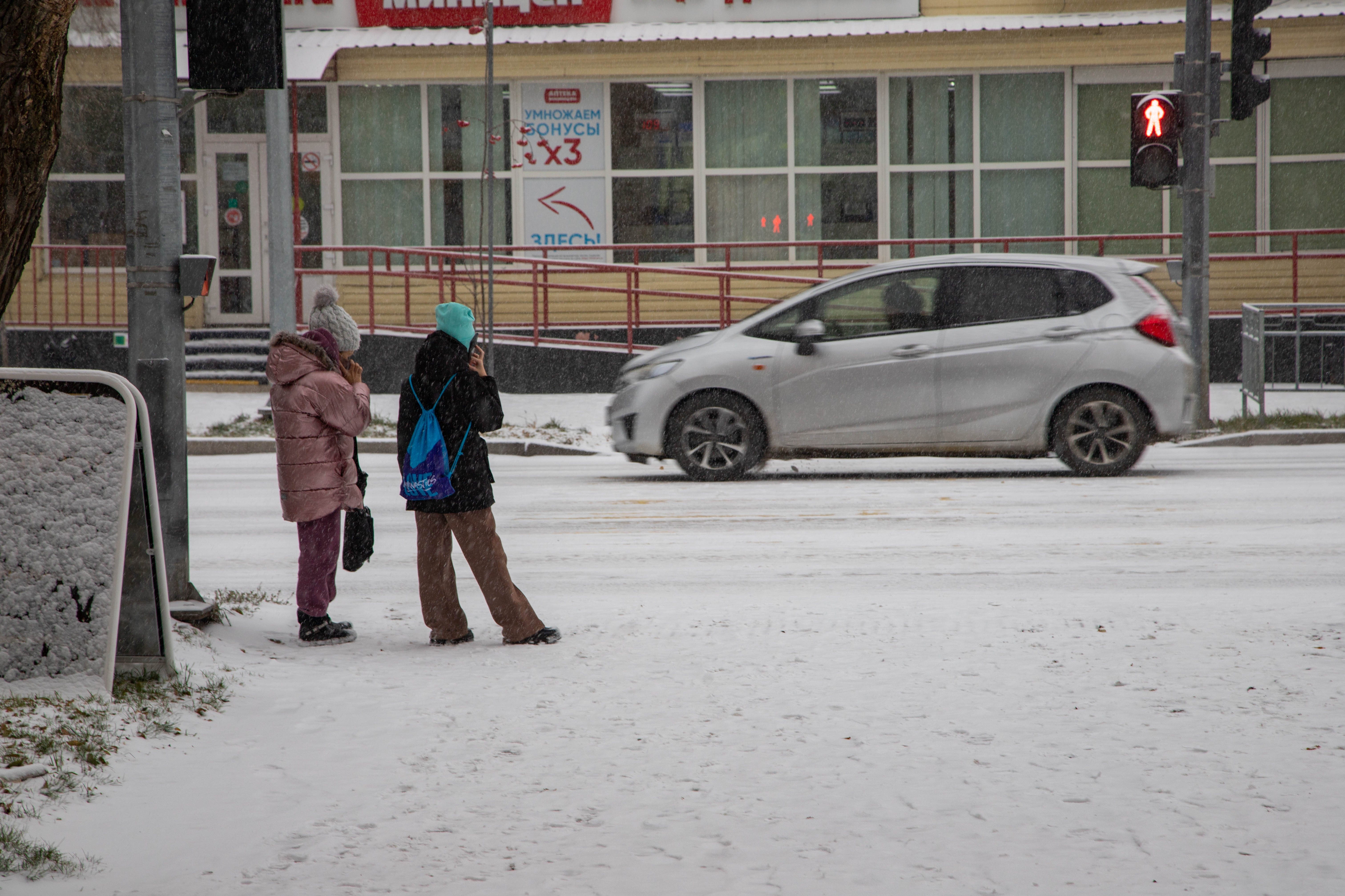 ГИБДД напоминает благовещенцам правила безопасности на дороге в снежную погоду