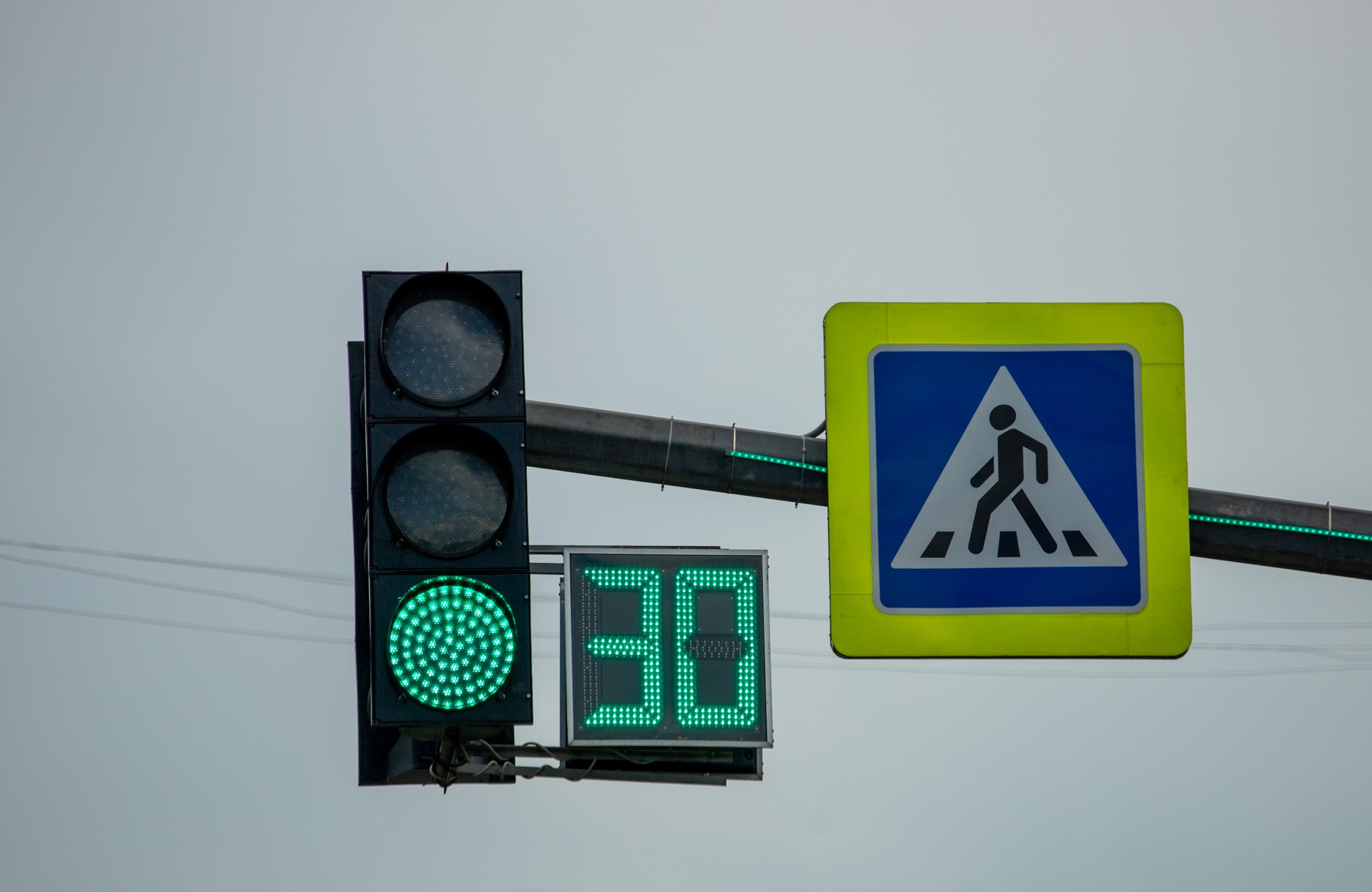 В Благовещенске в тестовом режиме заработал еще один новый светофор 