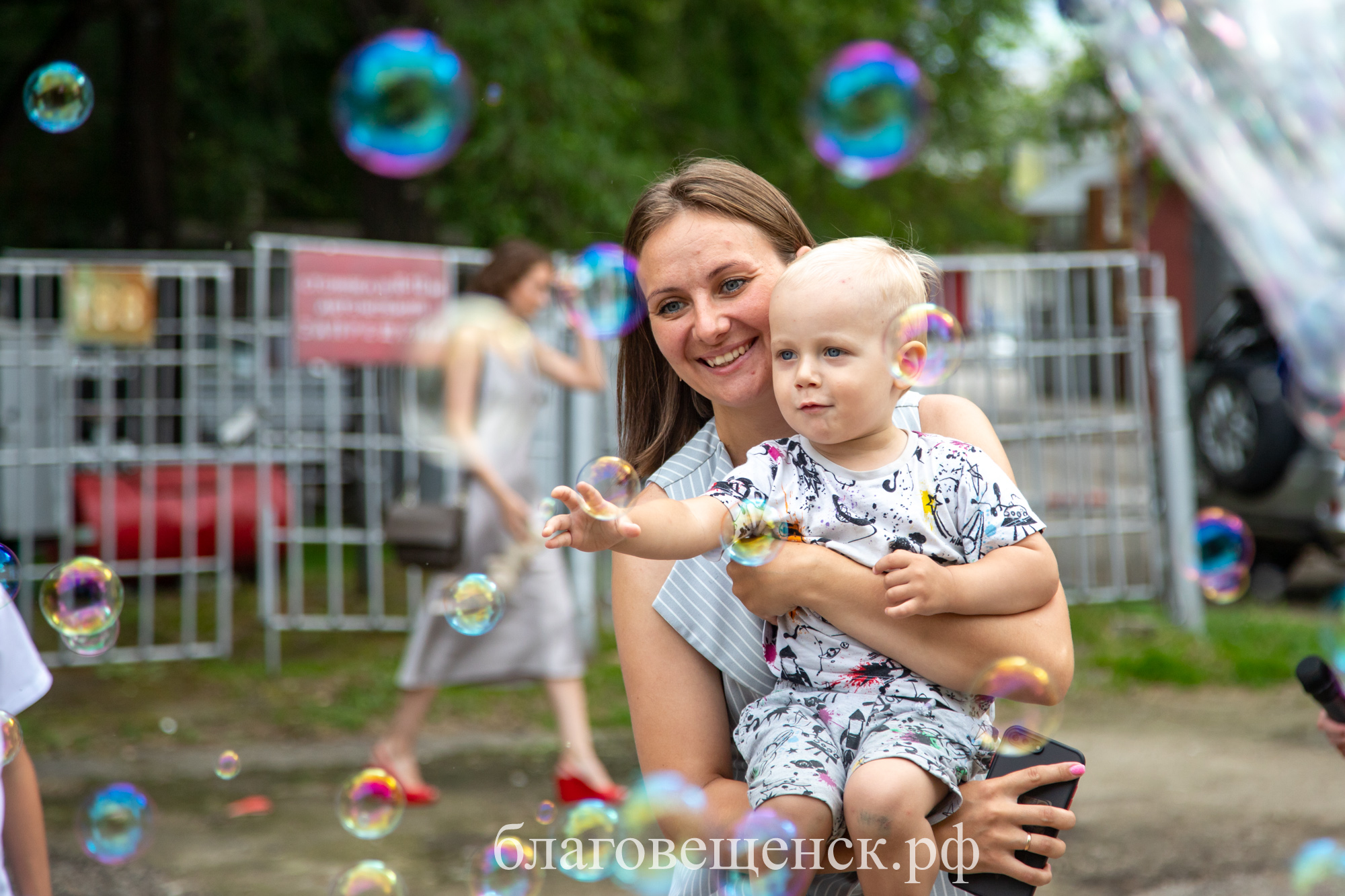 Концертами, мастер-классами и выставками отметят День матери в Благовещенске 