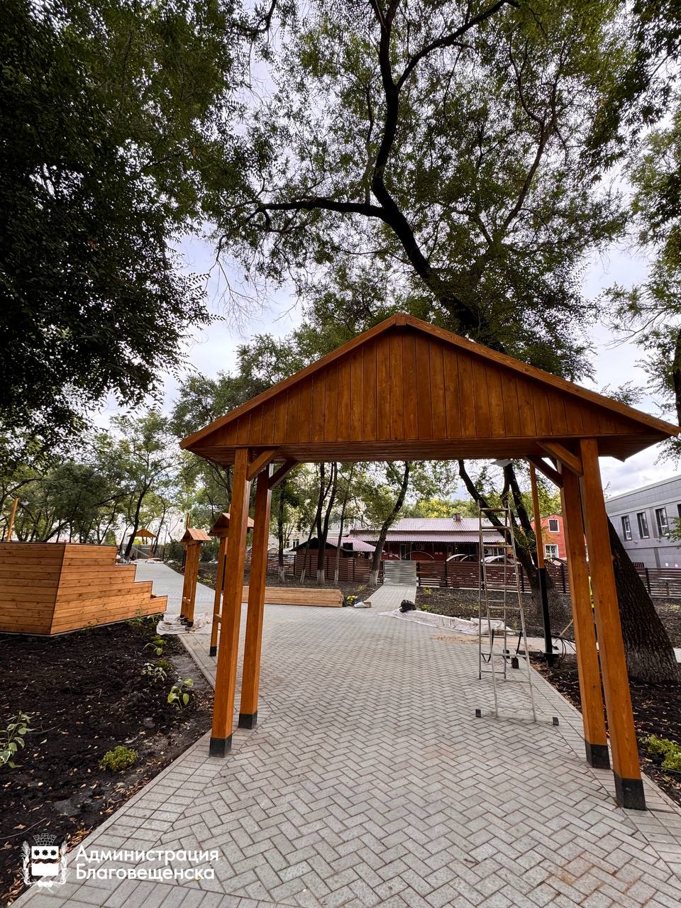 Мэр Благовещенска Олег Имамеев рассказал о готовности одного из городских скверов 