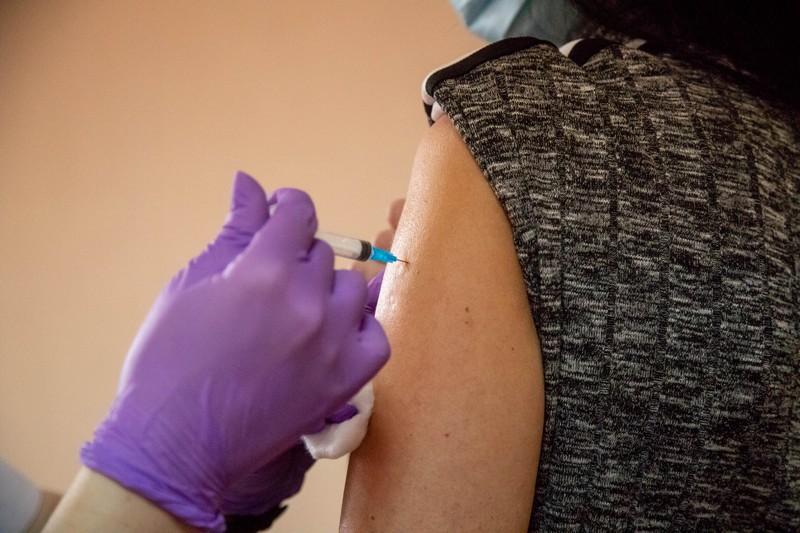 Сделайте прививку: обезопасьте себя и близких