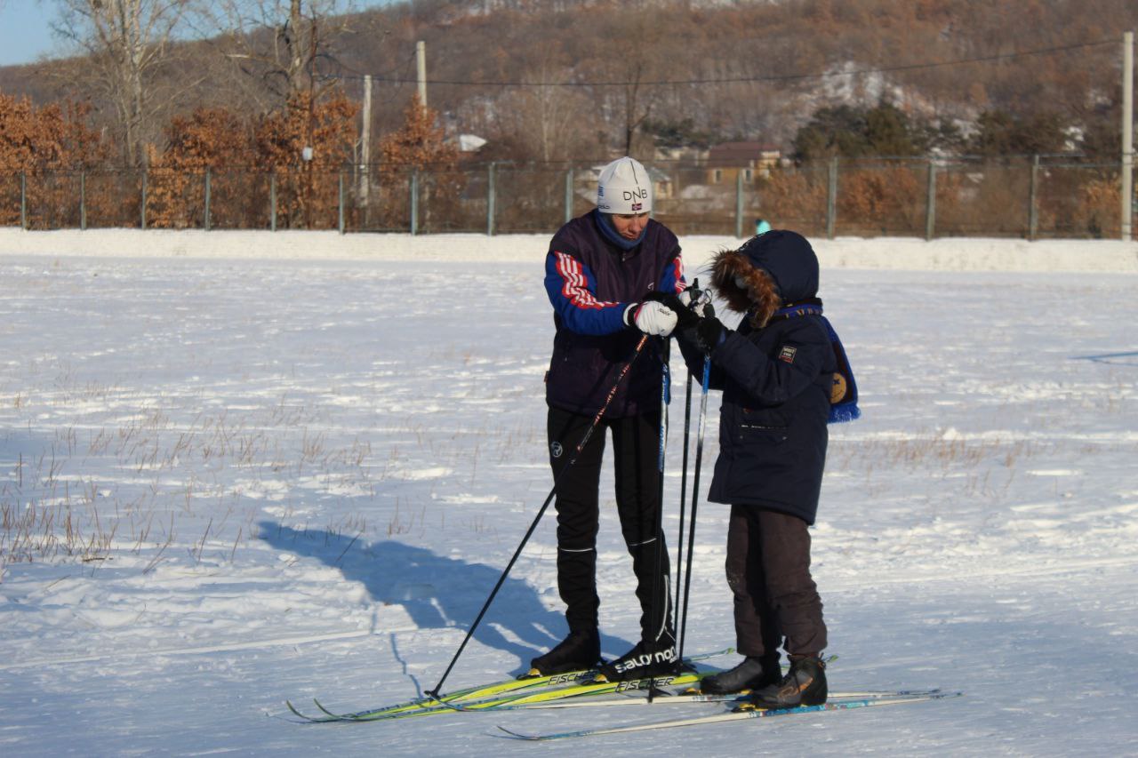 Бесплатный мастер-класс по катанию на лыжах пройдет в Благовещенске