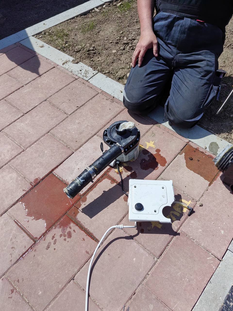 Благовещенцы влажными салфетками и другими бытовыми отходами выводят из строя туалеты на новой набережной