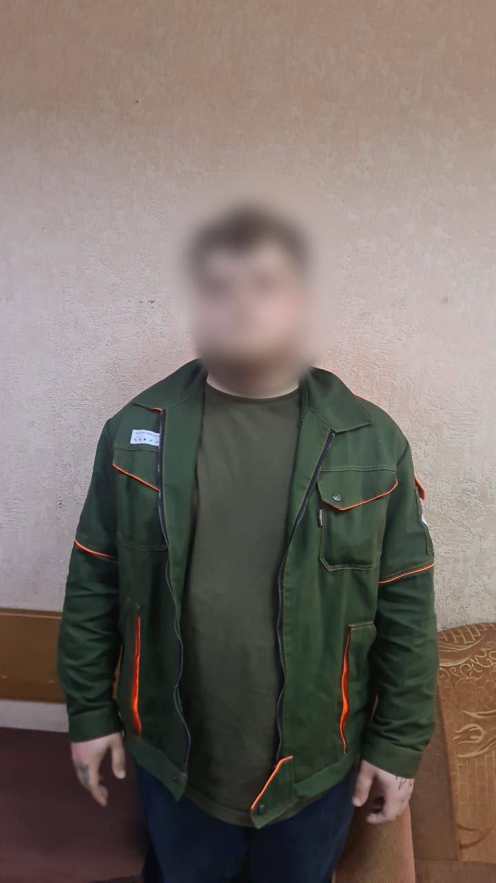 В Благовещенске задержали хулигана с оружием, от рук которого пострадала остановка