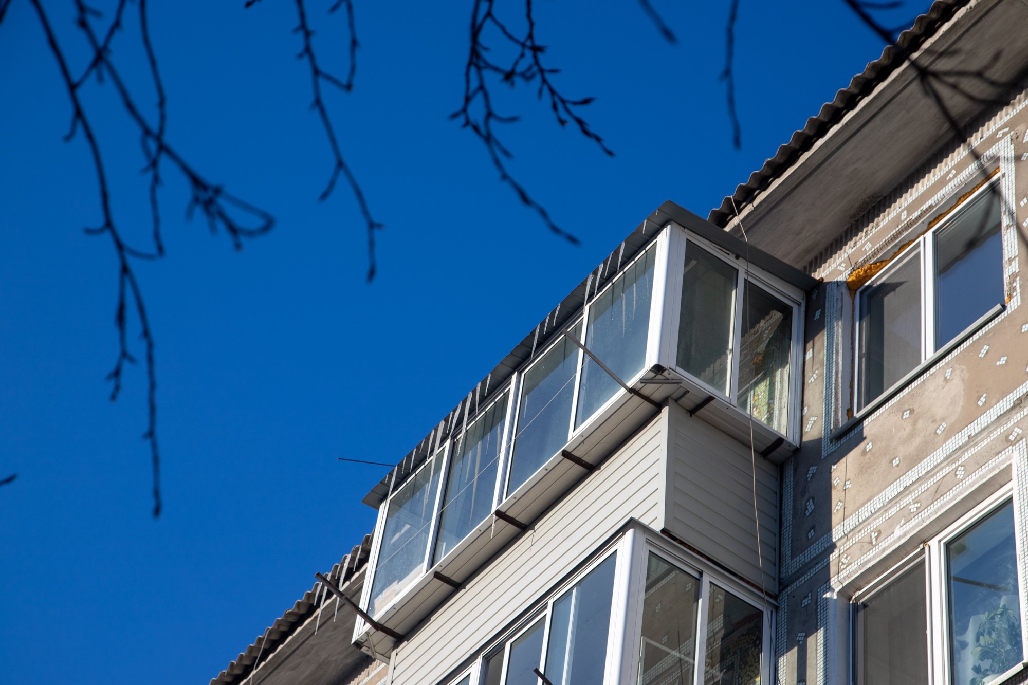 Благовещенцам напоминают о мерах безопасности в период образования сосулек