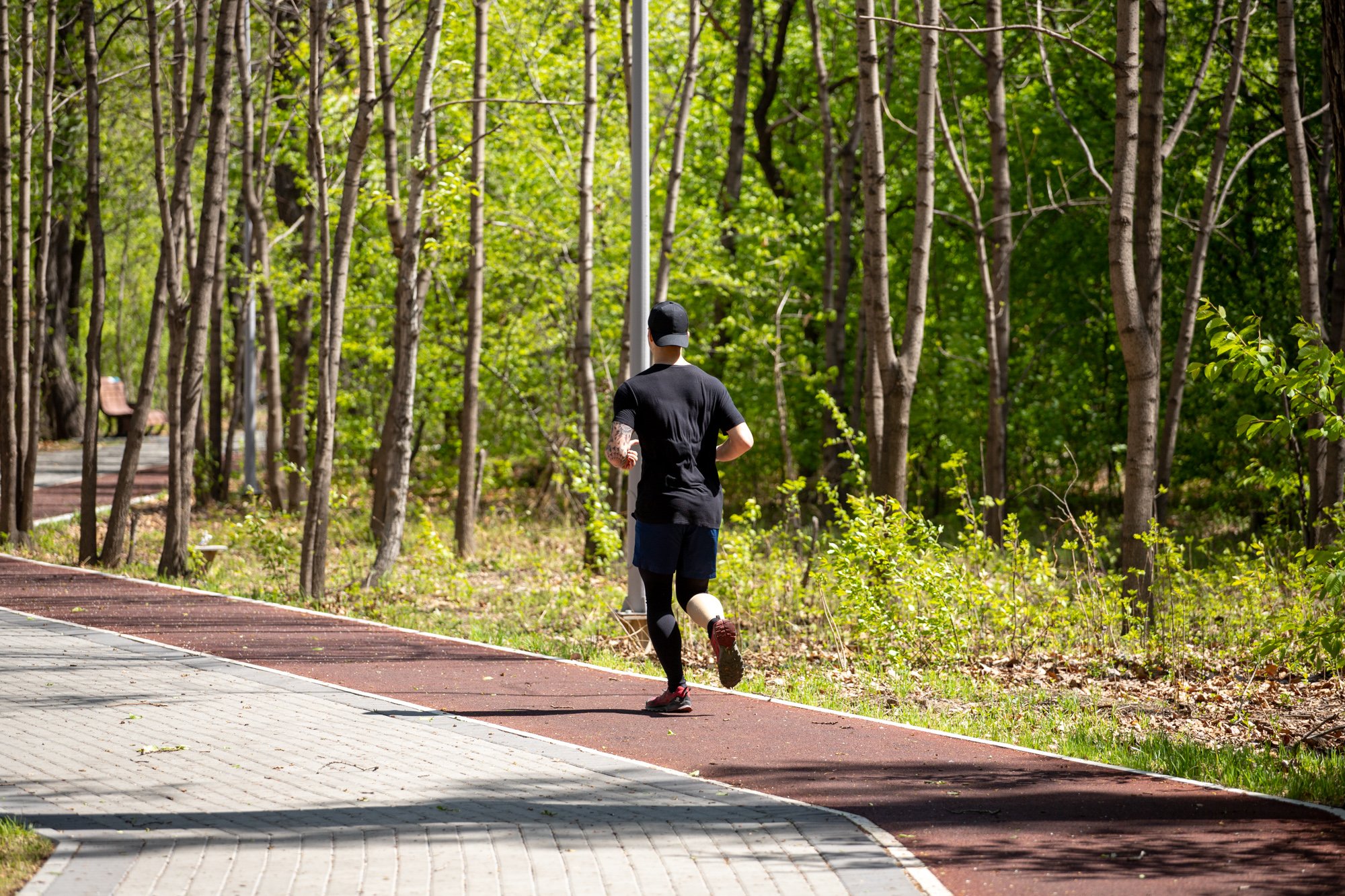 Сильный ветер не покинет Благовещенск
