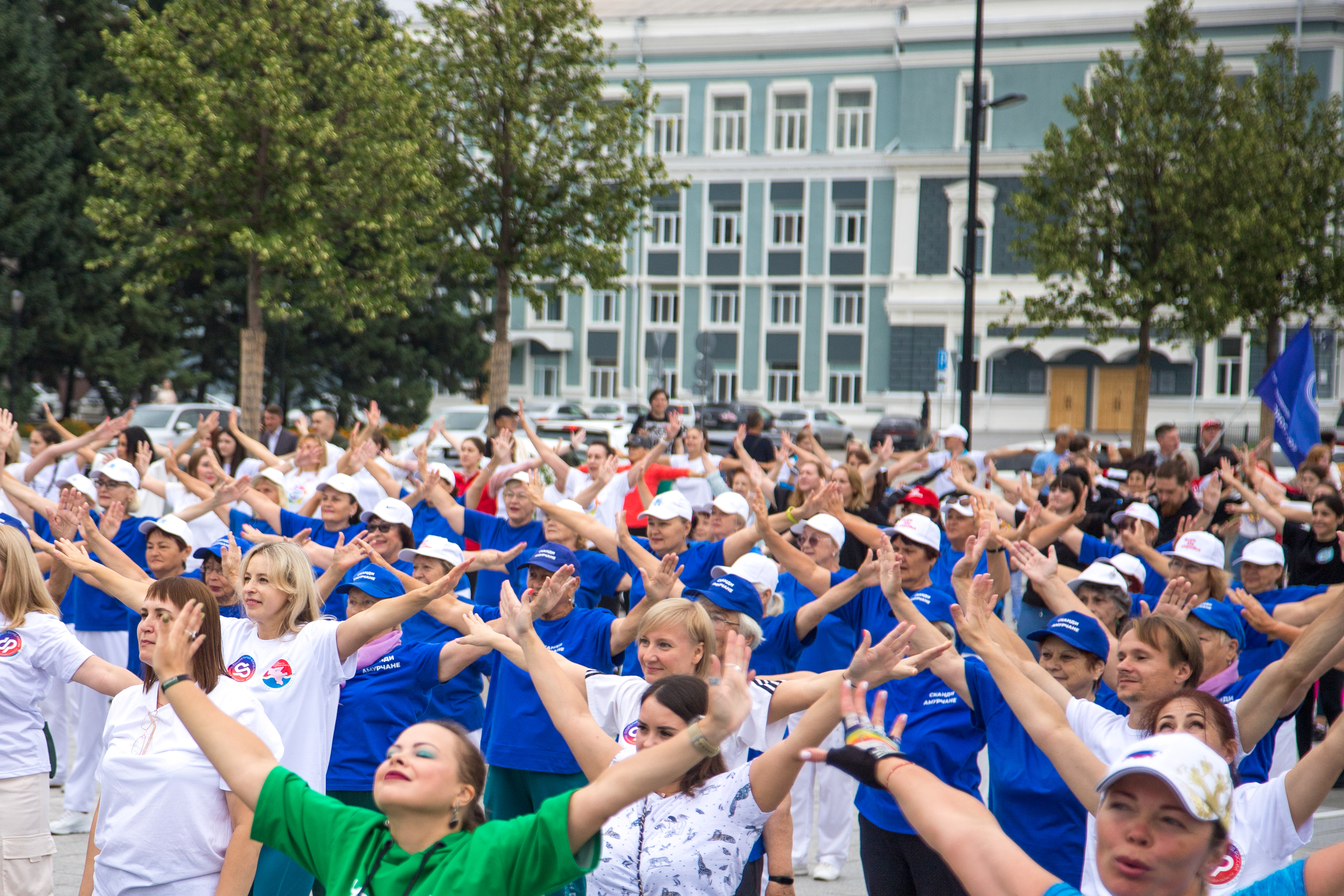 Порядка 350 благовещенцев вышли на общегородскую зарядку