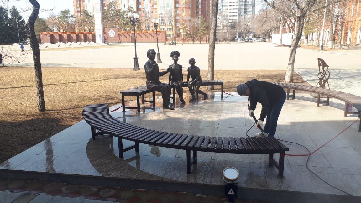 Благовещенские «Ровесники» вышли на субботник