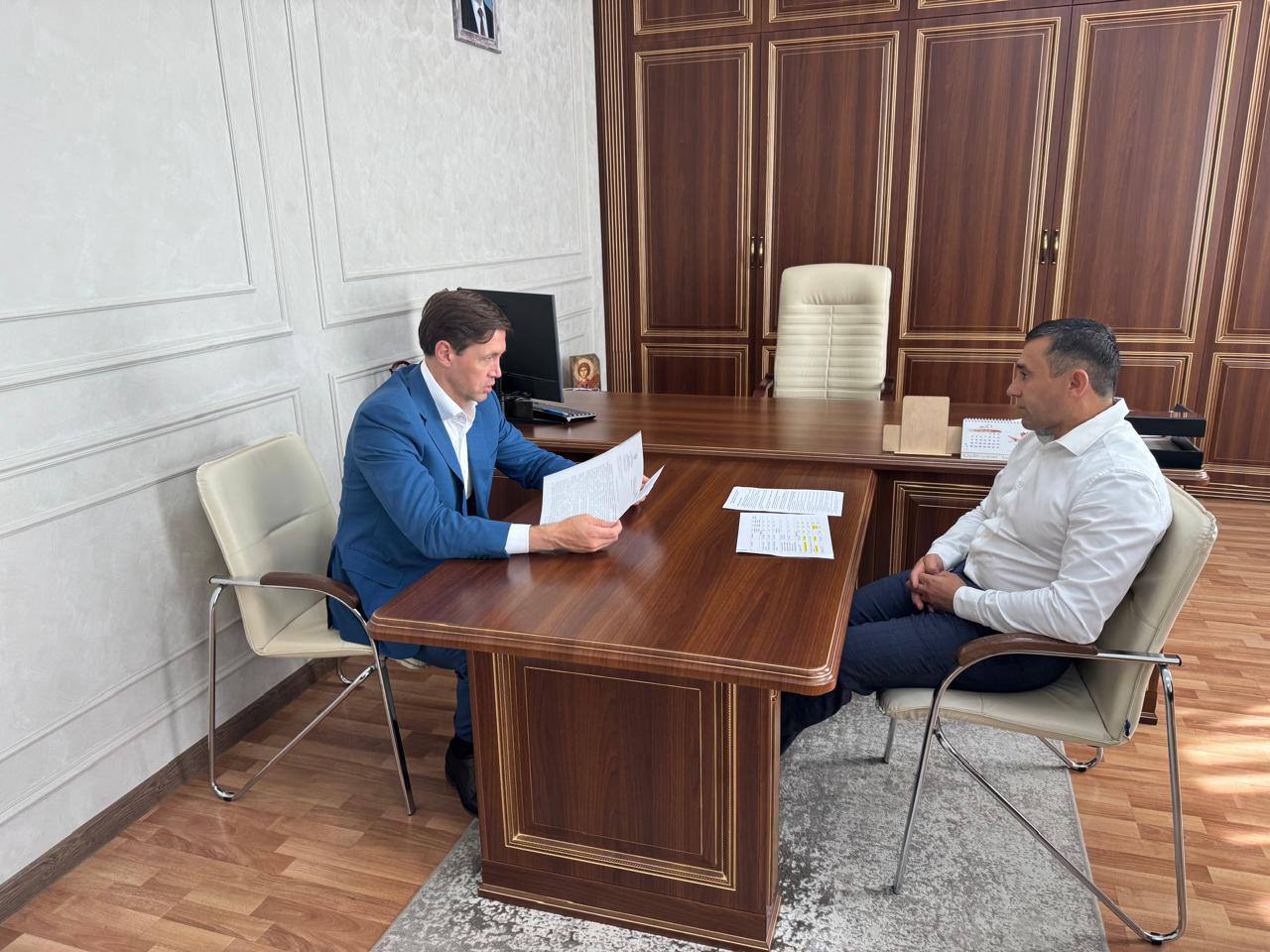 Как сделать реабилитацию ветеранов спецоперации доступнее, обсудили мэр Благовещенска Олег Имамеев и сенатор Совета Федерации от Амурской области Артём Шейкин.