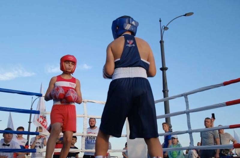 Бои на набережной: как в Благовещенске отметили День бокса?