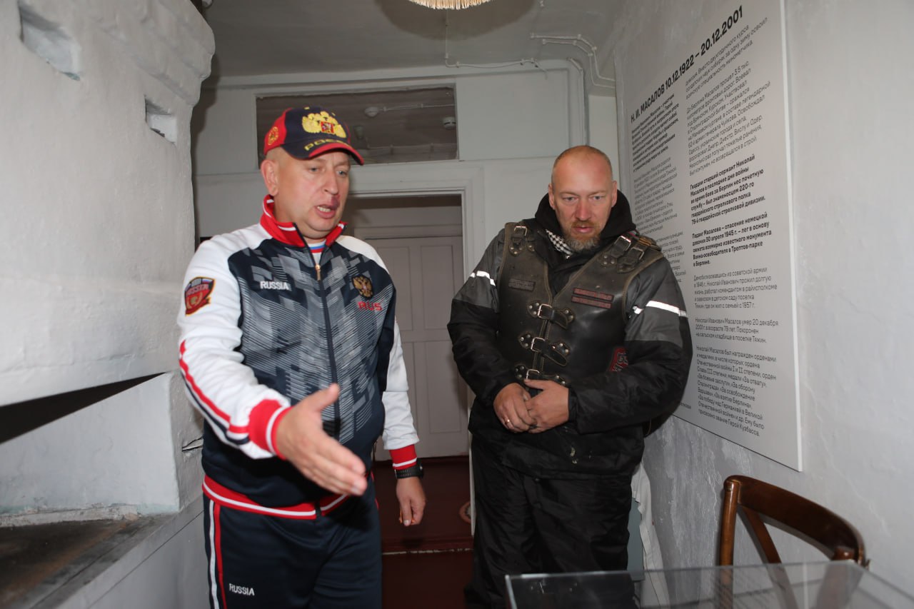 Заглянул в Тяжинский округ: как проходит путешествие благовещенского байкера до Волгограда