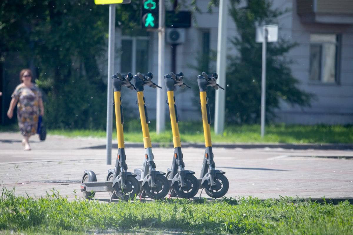 Электросамокатчики понесут административную ответственность за нарушение правил передвижения в общественных местах