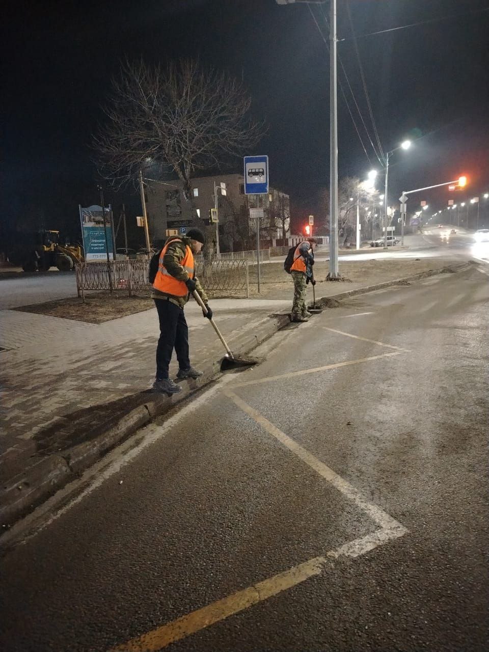 Очистили, замели и пропылесосили: как прошла ночная смена у сотрудников ГСТК?