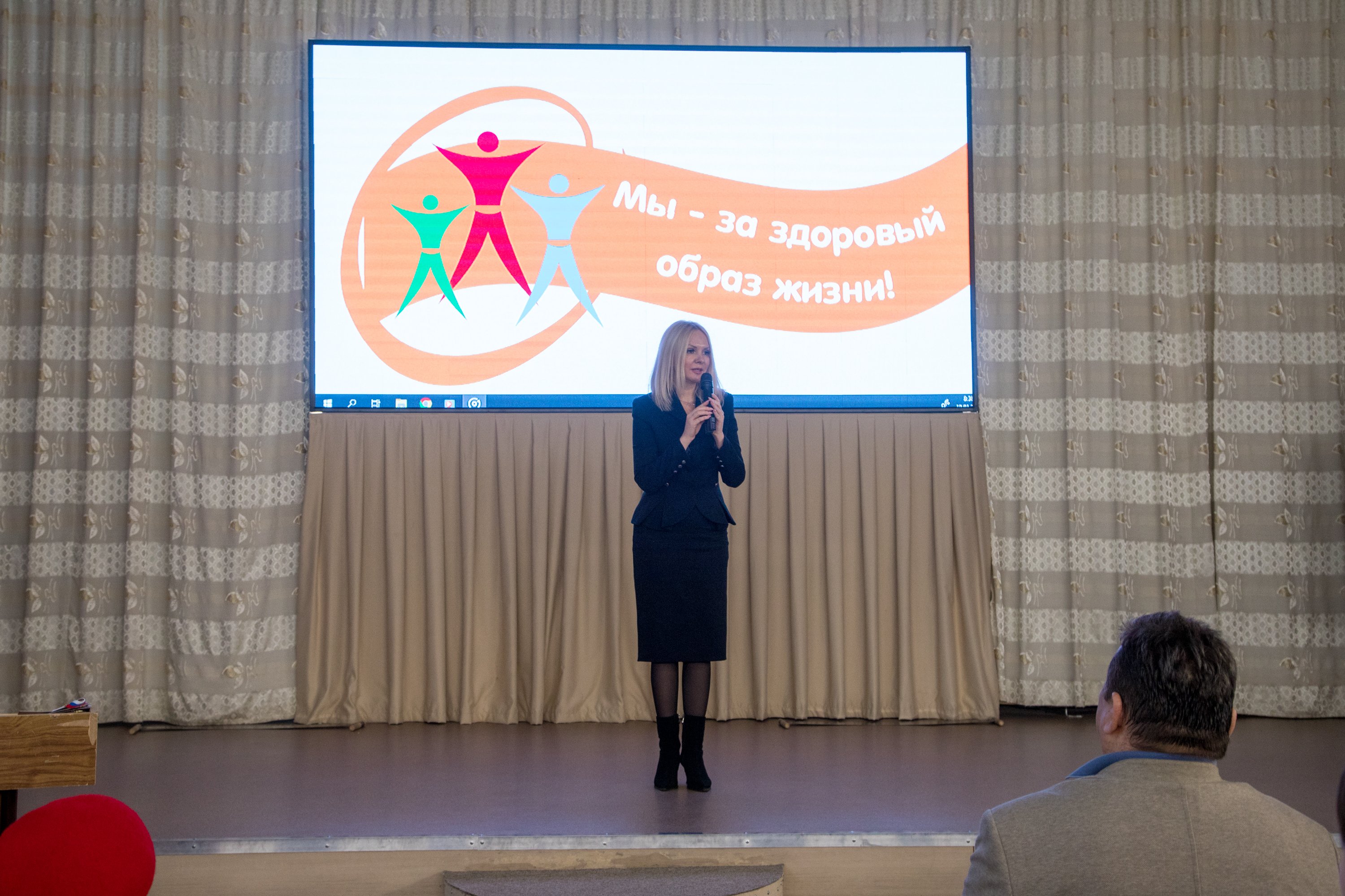 Благовещенских школьников наградили золотыми знаками отличия ГТО на Ярмарке здоровья