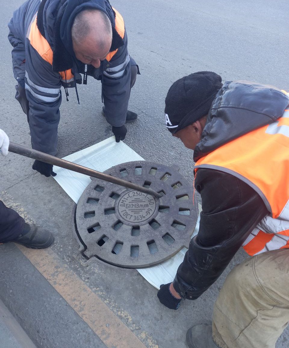 Более 2 тысяч ливневых колодцев законсервирует ГСТК в Благовещенске 