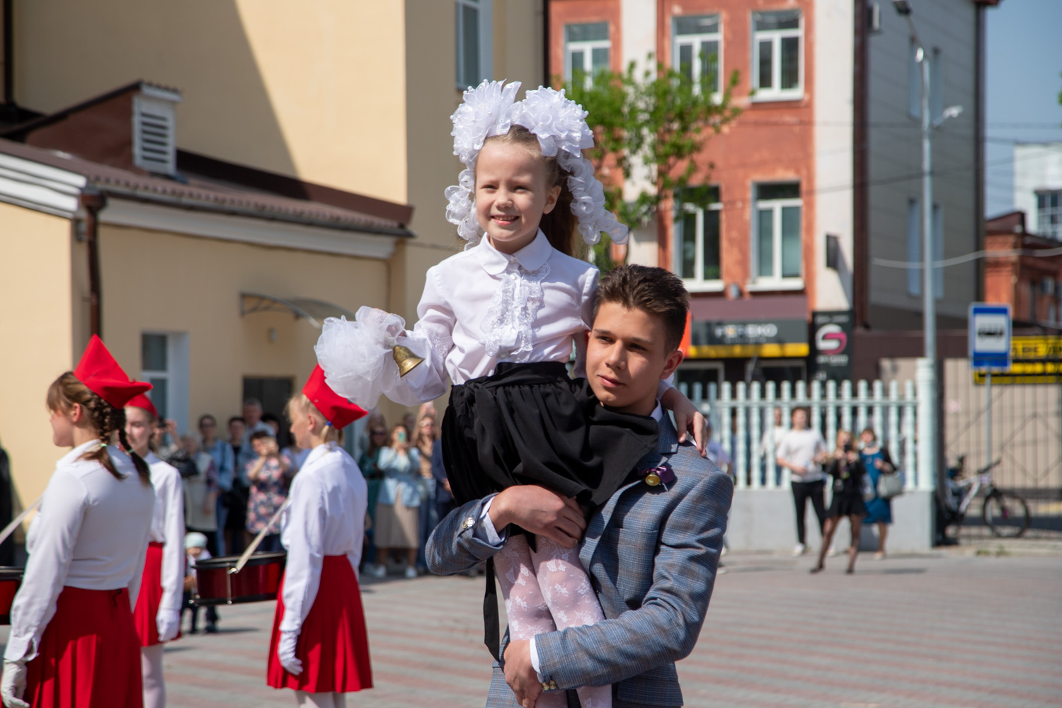 Стали известны даты Последнего звонка и общегородского Выпускного в Благовещенске 