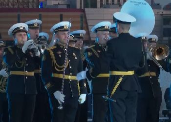 «Виват, Амур!» завершился в Благовещенске концертом на амфитеатре набережной 