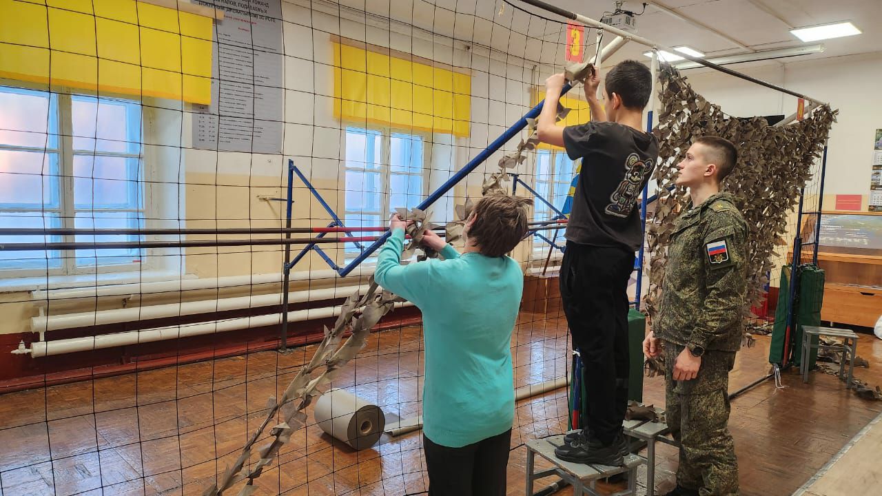 Военно-патриотическим воспитанием благовещенских подростков еженедельно занимаются курсанты ДВОКУ