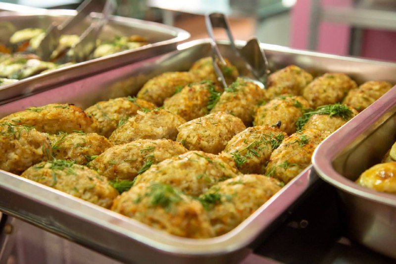 В областном центре открыта вакансия директора «Комбината школьного питания»!