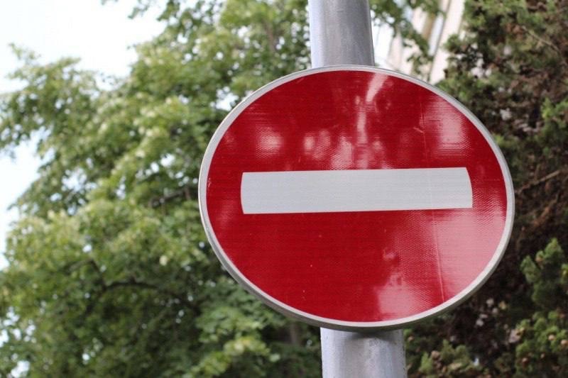 Благовещенским автолюбителям временно придется объезжать участок Октябрьской