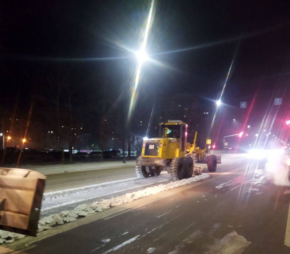 ГСТК в ночь чистил Игнатьевское шоссе и улицу Мухина в Благовещенске 