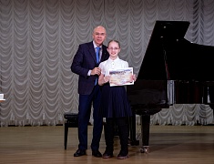 В Центральной детской школе искусств подвели итоги l Дальневосточного музыкального конкурса им. Марии Кнауф-Каминской в номинации «Фортепиано»