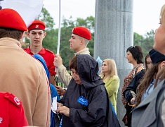 Больше 100 благовещенцев почтили память детей-жертв войны в Донбассе