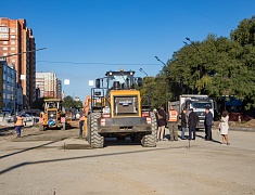Мэр Благовещенска Олег Имамеев провёл выездное совещание по ремонту улицы Горького