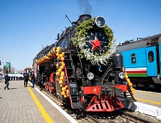 На железнодорожный вокзал амурской столицы прибыл ретропоезд "Победа"