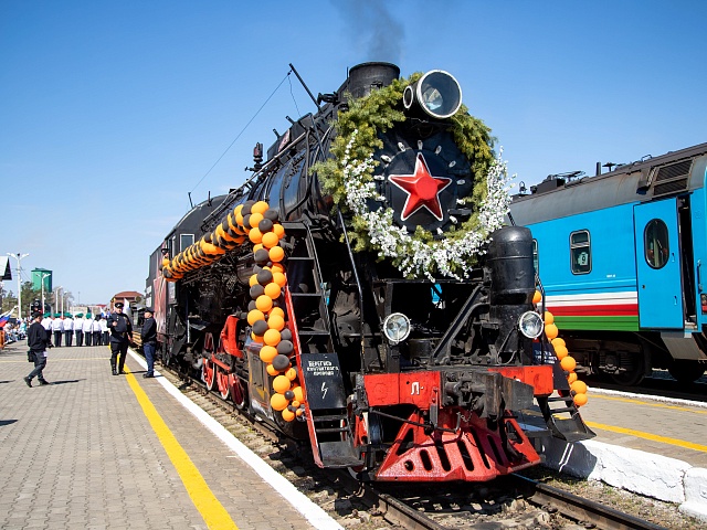 На железнодорожный вокзал амурской столицы прибыл ретропоезд "Победа"