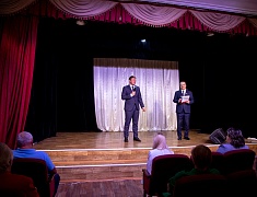 Знаки «50 лет Байкало-Амурской магистрали» вручили благовещенцам