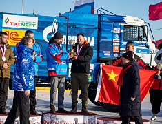 Автомобильные гонки в рамках Международного российско-китайского фестиваля зимних видов спорта